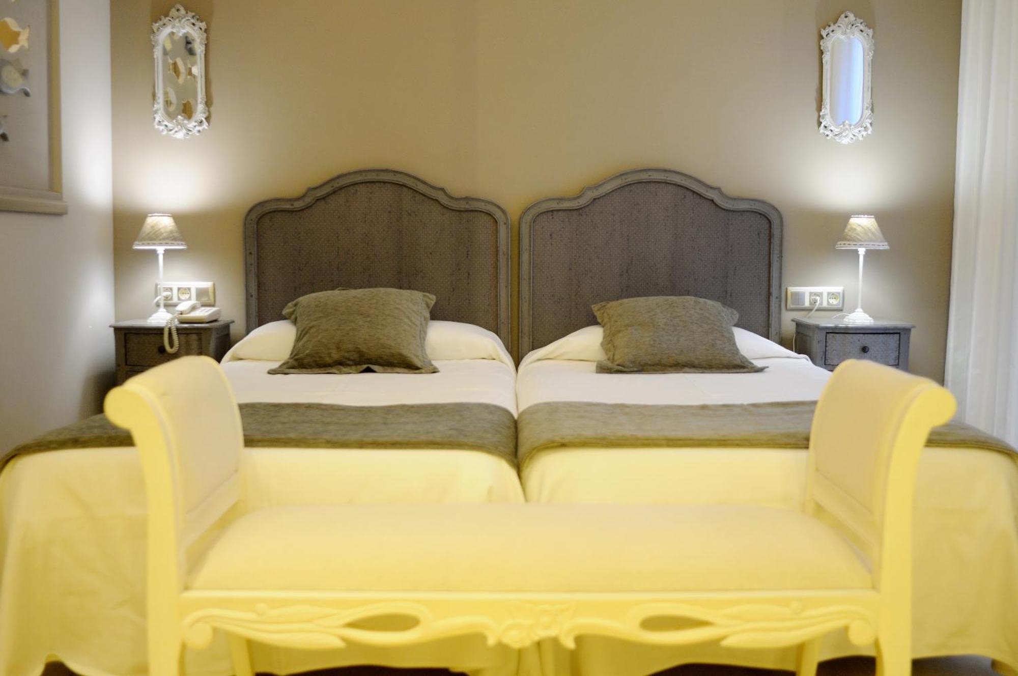 Hotel Restaurant Ceferino Vilanova i la Geltru Room photo